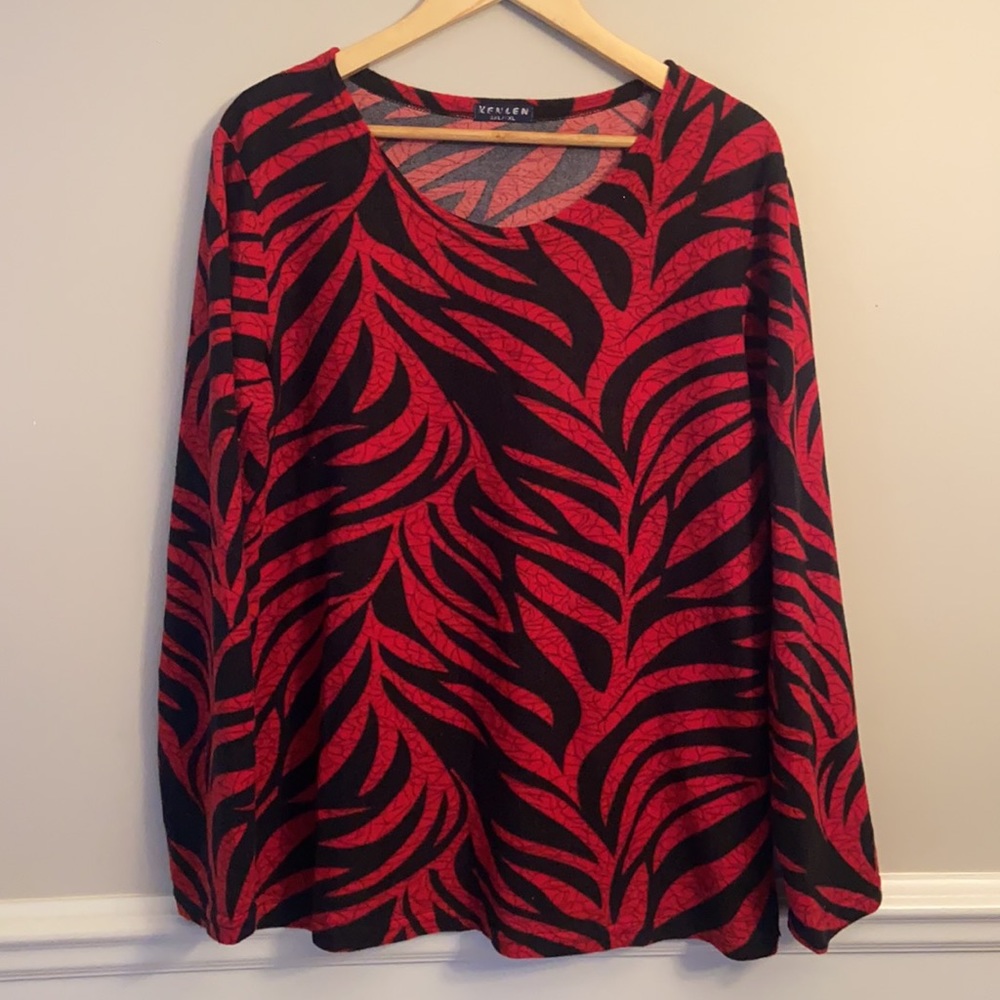 Long sleeve t-shirt